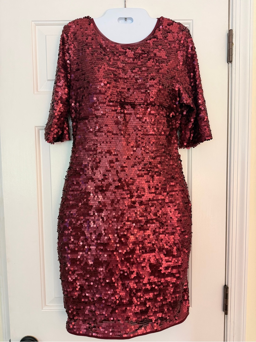 BCBGMAXAZRIA Burgundy Sequin Mini Dress Stretch 3/4 Sleeve Size M